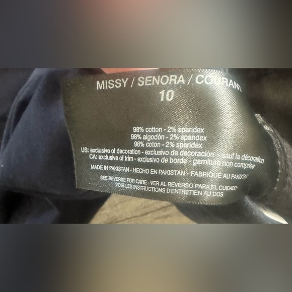 Gloria Vanderbilt Navy Blue Bermuda Shorts Size 10 - Picture 3 of 6